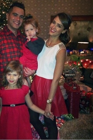 Jessica Alba Christmas December 25, 2013