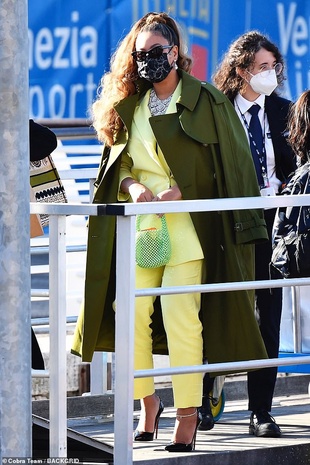 Beyonce Knowles Venice Airport October 17, 2021