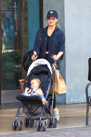 Chrissy Teigen Shopping in the Grove January 31, 2017