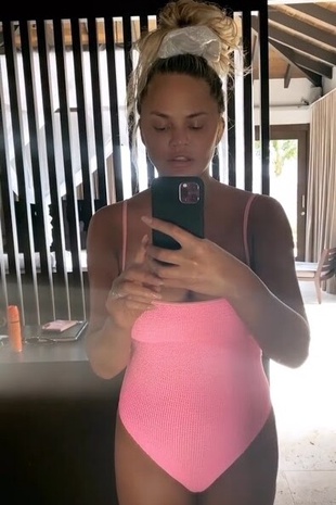 Chrissy Teigen Instagram Story December 21, 2020