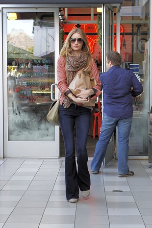 Rosie Huntington-Whiteley Joans on Third December 24, 2011