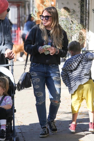 Hilary Duff at the Farmer's Market December 17, 2017