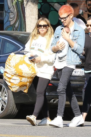 Hilary Duff Grabs Breakfast with Matthew Koma and Their Daughter Banks November 9, 2018