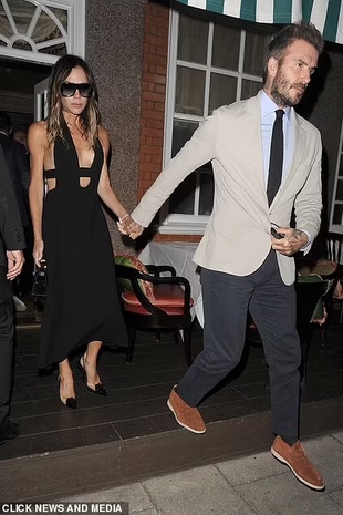 Victoria Beckham Harry's Bar in Mayfair September 24, 2022