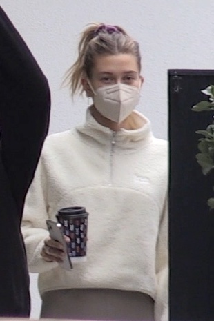 Hailey Bieber Going to the Gym January 27, 2021