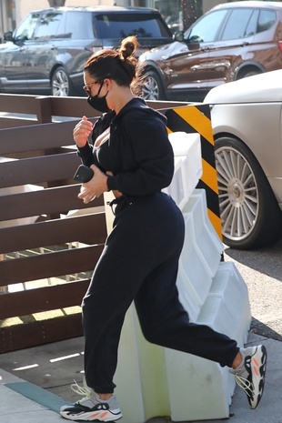 Kim Kardashian West At the Salon October 7, 2020