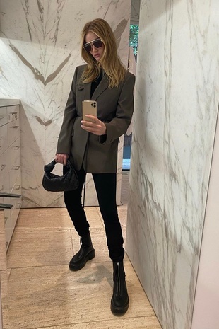 Rosie Huntington-Whiteley Instagram March 9, 2020