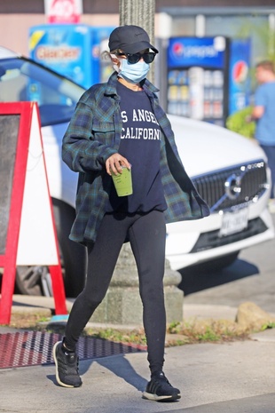 Nicole Richie Farmers Market February 7, 2021