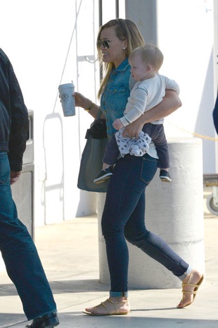 Hilary Duff Arriving at LAX Airport in Los Angeles February 24, 2013