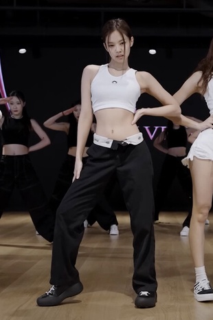 Jennie Kim Pink Venom Dance Practice Video