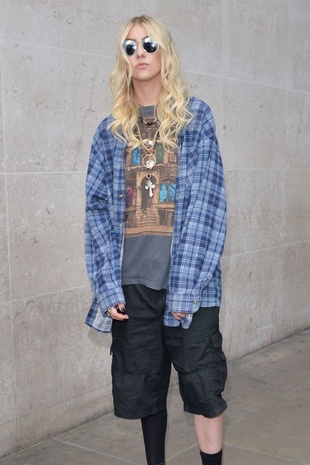 Taylor Momsen Arriving at BBC Radio 1 on June 12, 2014