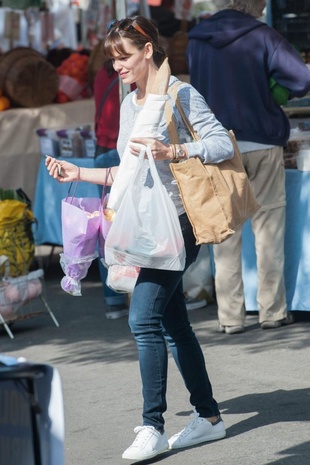 Jennifer Garner Farmer's Market in Brentwood May 3, 2015