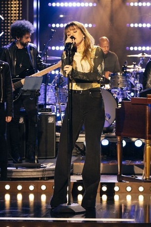 Kelly Clarkson The Kelly Clarkson Show 5.125 April 26, 2024