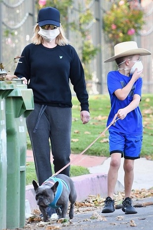 Reese Witherspoon Pacific Palisades April 13, 2020