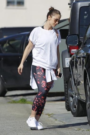 Minka Kelly Arrives in Toronto With Her Dog Fred May 21, 2018