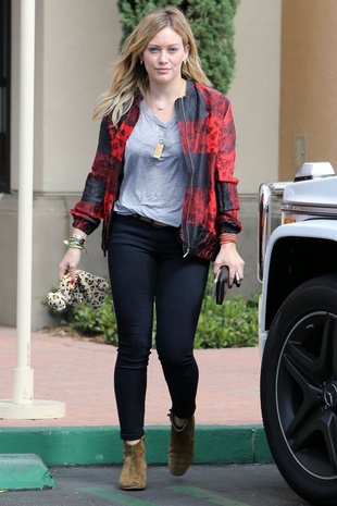 Hilary Duff Getting Sushi October 17, 2014