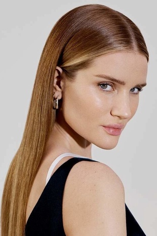 Rosie Huntington-Whiteley Porter Magazine November 15, 2021