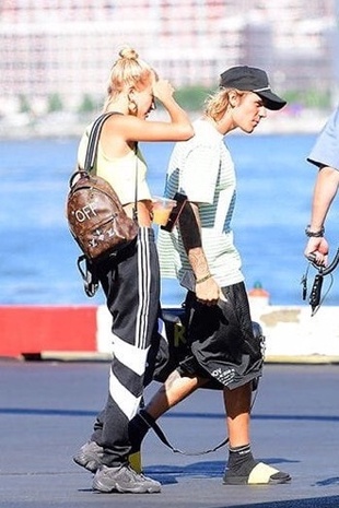 Hailey Baldwin At A Heliport With Justin Bieber July 10, 2018