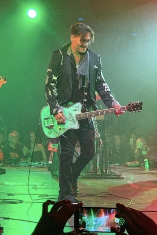 Johnny Depp Alice Cooper's Christmas Pudding Concert December 8, 2018