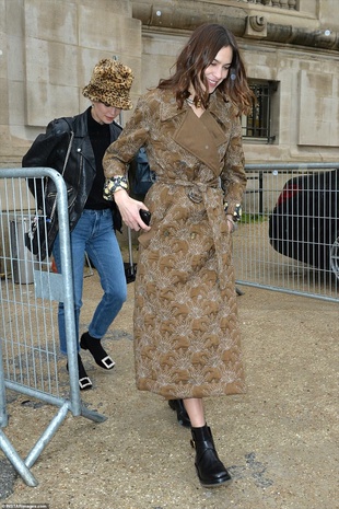 Alexa Chung Chloe Show in Paris February 27, 2020