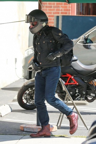 Bradley Cooper Walking in Los Angeles June 3, 2017