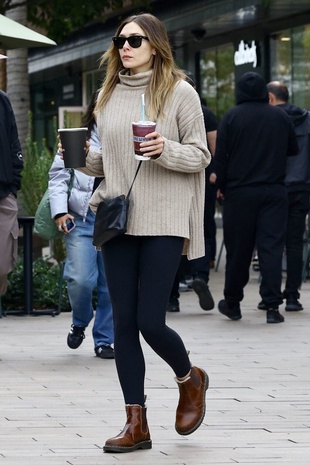 Elizabeth Olsen Out Shopping in Studio City, November 11, 2023