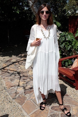 Alexa Chung the Retreat at the Sparrows Lodge April 11, 2015