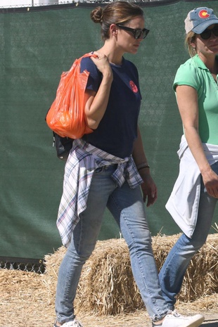 Jennifer Garner Pumpkin Patch October 6, 2016