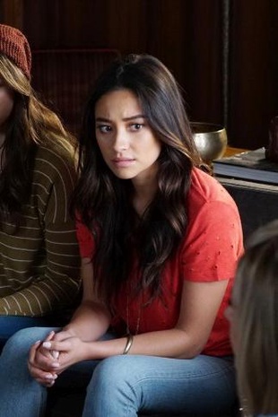 Shay Mitchell Pretty Little Liars 6.08 Framed