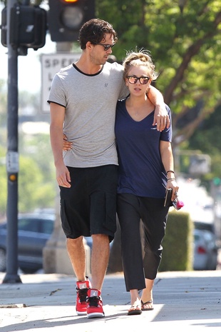 Kaley Cuoco Breakfast at Marmalade in La . September 14, 2013