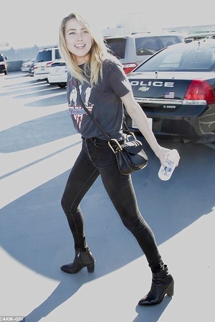 Amber Heard LAX Airport January 29, 2017