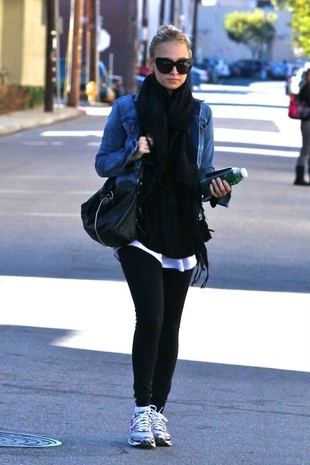 Nicole Richie Heads to the Gym November 26, 2010