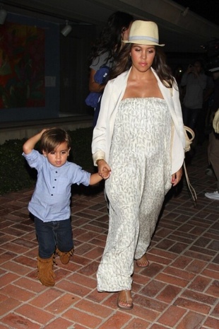 Kourtney Kardashian Out For Dinner in San Diego June 4, 2012