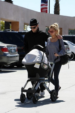 Nicole Richie Taking Out Harlow March 18, 2008