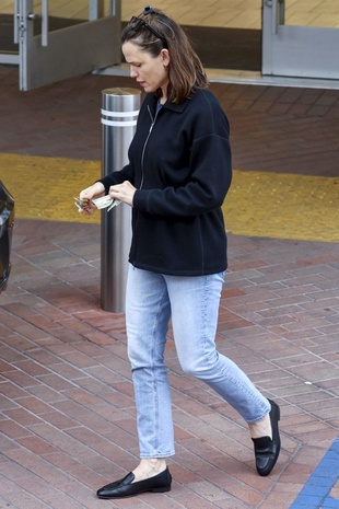 Jennifer Garner At Neiman Marcus in Beverly Hills September 3, 2023