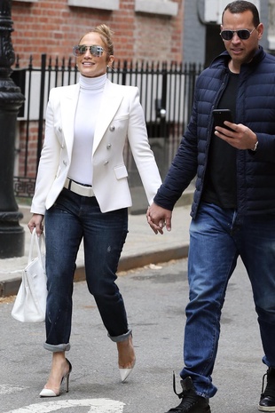 Jennifer Lopez With Robert Kraft at Bar Pitti May 5, 2018