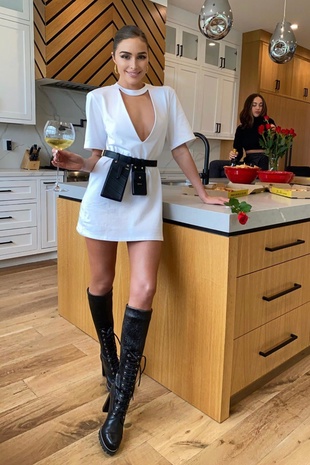 Olivia Culpo Instagram Pic March 10, 2020