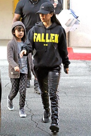 Kourtney Kardashian Calabasas January 26, 2017