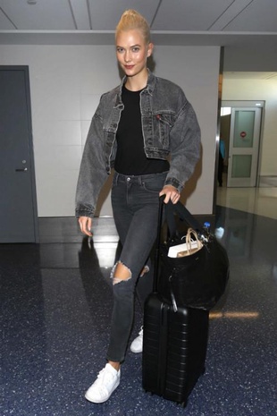 Karlie Kloss Lax Airport October 15, 2017