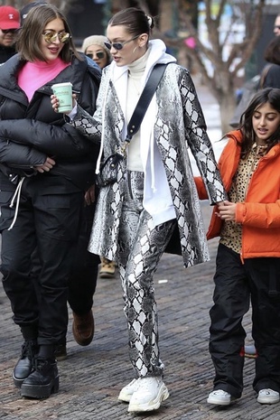 Bella Hadid Aspen December 29, 2017