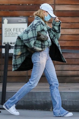 Hailey Bieber Maxfield Los Angeles December 15, 2020