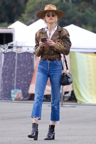 Amber Heard Silverlake Farmers Market March 11, 2018