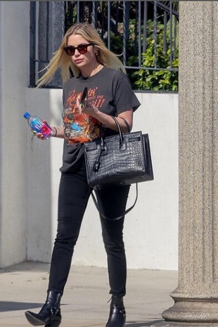 Ashley Benson Visiting Shay Mitchell Los Feliz May 2, 2022