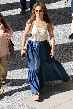 Jennifer Lopez Westfield Mall in Los Angeles August 31, 2024