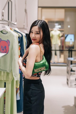 Tiffany Young Moschino Store April 5, 2023