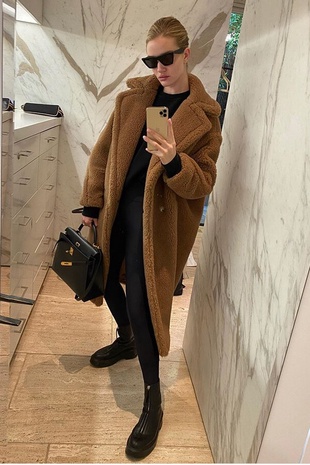 Rosie Huntington-Whiteley Instagram January 6, 2020