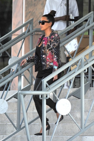 Kim Kardashian Leaving Her Hotel in Miami Fl September 17, 2012