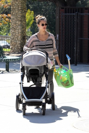 Jessica Alba Leaving a Park in Brentwood October 29, 2011