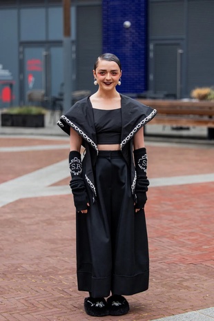 Maisie Williams Simone Rocha Show September 17, 2023