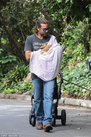 Bradley Cooper Walking in Los Angeles June 3, 2017